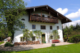 Niko_Seifert_Immobilien_denkmalgeschuetzter_Bauernhof_Simssee